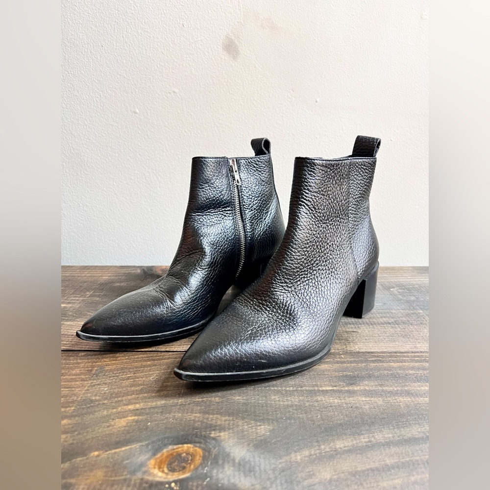 Everlane Black Leather Pointed-Toe Ankle Boots